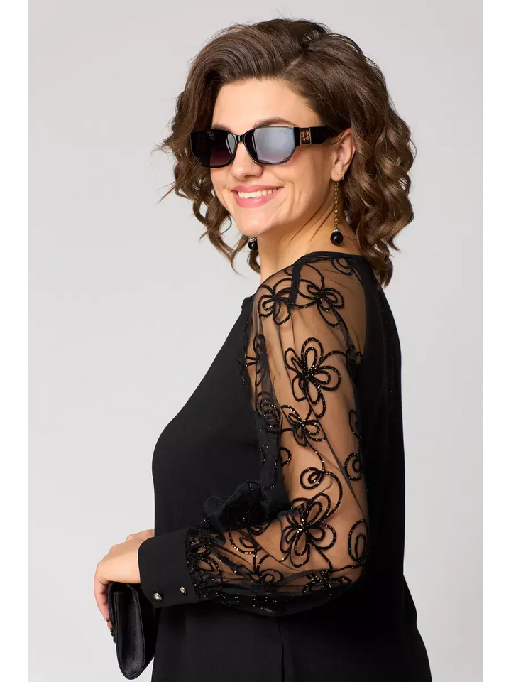 Regina – Timeless Elegance Midi Dress