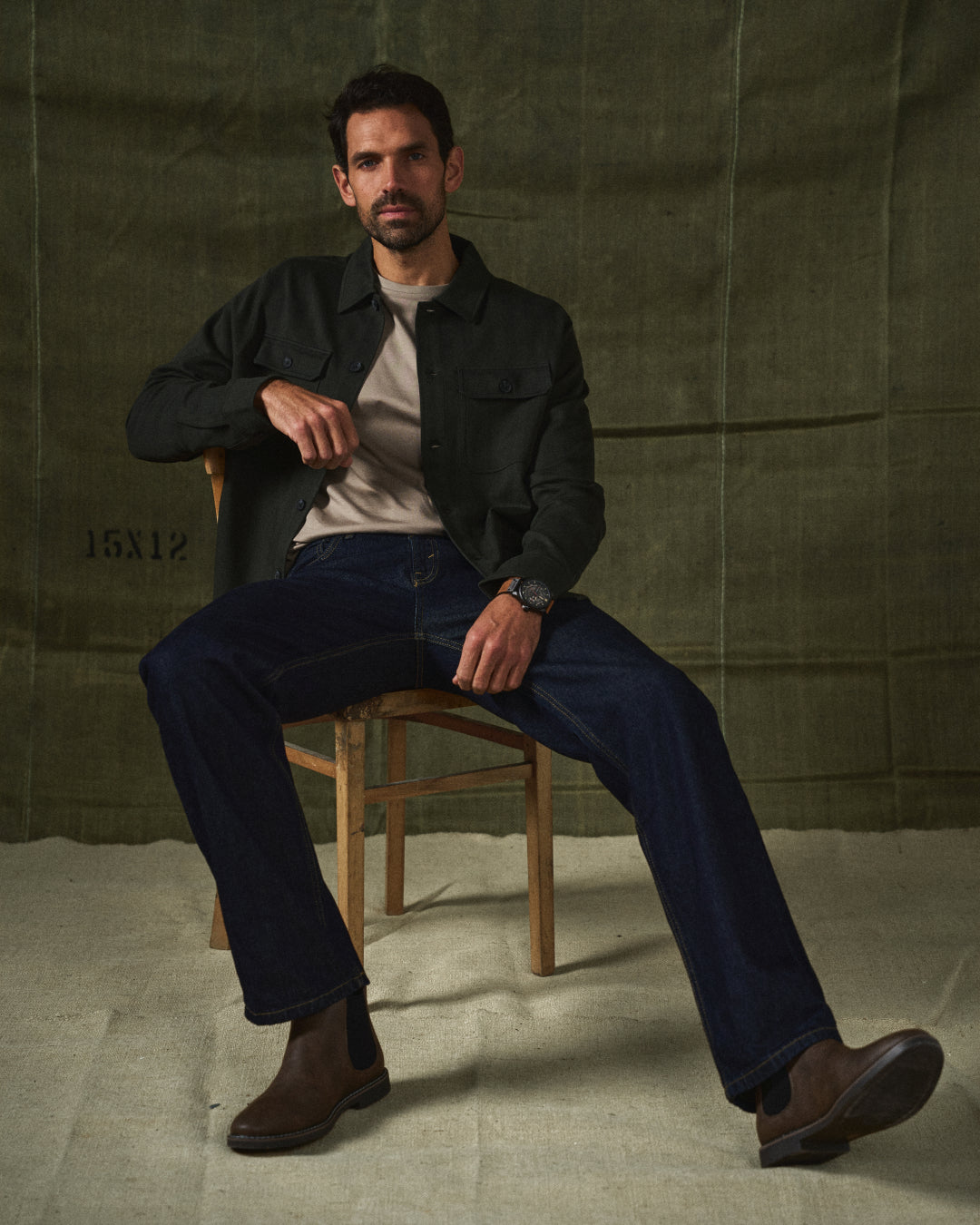 Iveron™ Elegant Leather Chelsea Boots for Men